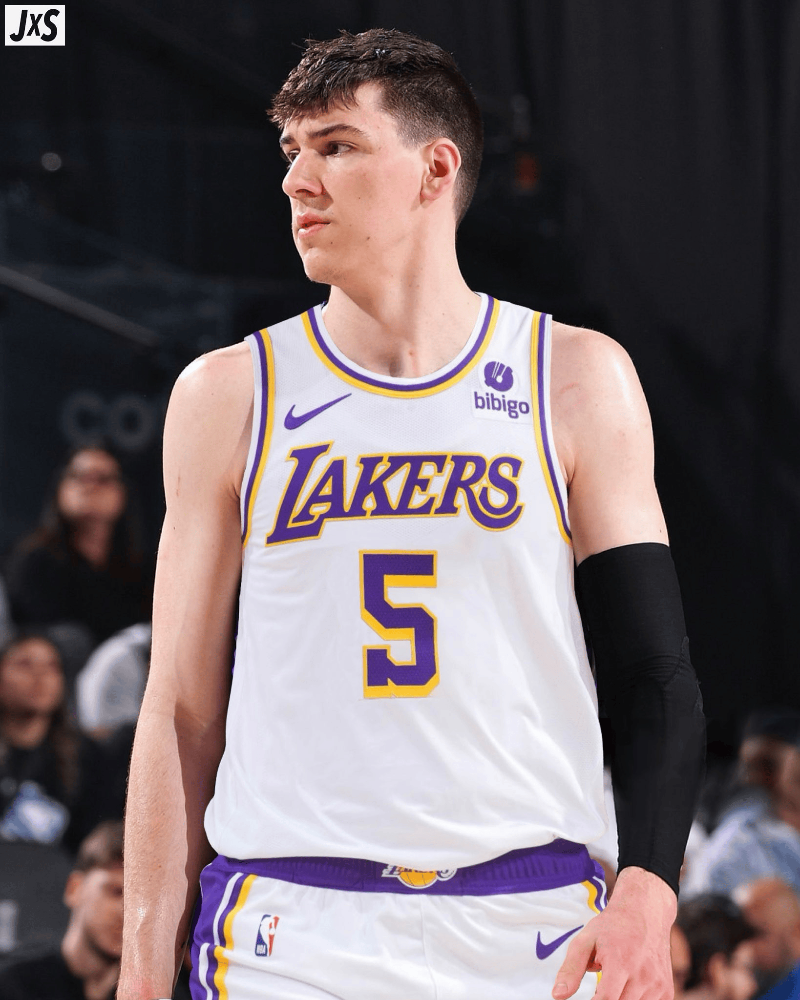 九游社区包含转会期英超传出新动向；洛杉矶湖人战术微调；管理层表态——更衣室稳定；临场指挥获称赞的词条