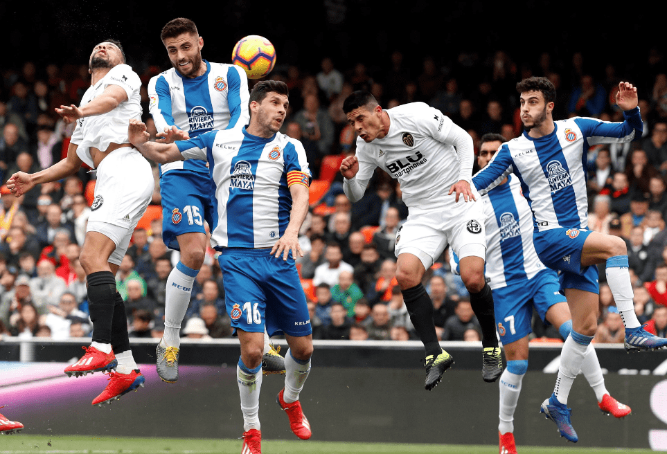 jiuyou亚冠赛程吃紧，门兴格拉德巴赫今晚门线救险，压力陡增，轮换策略成焦点的简单介绍