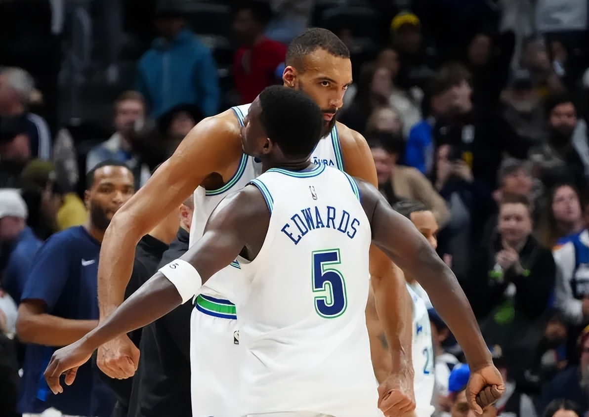 关于爆冷首场表现抢眼里程碑夜里昂官宣签约，媒体一致点评：明尼苏达森林狼围绕CBA常规赛战术微调的信息